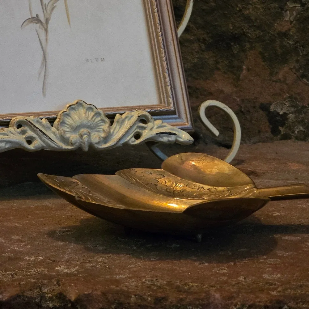Vintage Brass Leaf Dish Etched Floral Scalloped Catchall Tray Hollywood Regency
